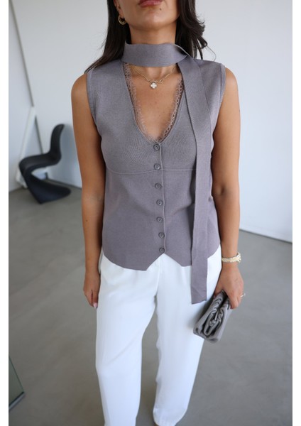 Yakası Dantelli Boyundan Bağlamalı Yelek indirimleri