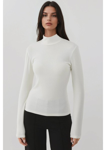 Kadın Ultra Yumuşak Slim Fit Dik Yaka Örme Üst Beyaz fiyatları