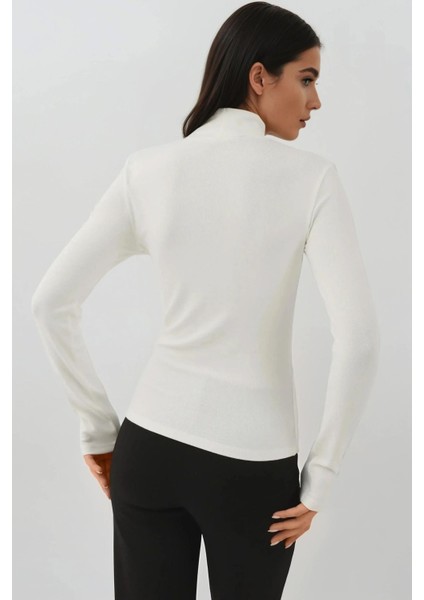 Kadın Ultra Yumuşak Slim Fit Dik Yaka Örme Üst Beyaz
