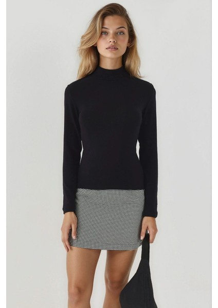 Kadın Ultra Yumuşak Slim Fit Dik Yaka Örme Üst Siyah