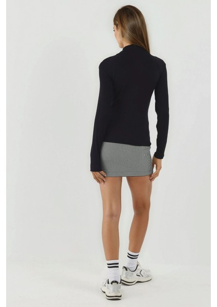 Kadın Ultra Yumuşak Slim Fit Dik Yaka Örme Üst Siyah modelleri