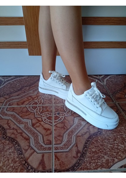 Kadın Yüksek Taban Rahat Şık Günlük Spor Ayakkabı Beyaz Renk fiyatları