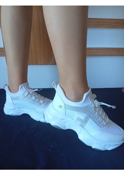 Kadın Yüksek Taban Rahat Şık Günlük Spor Ayakkabı Beyaz Renk