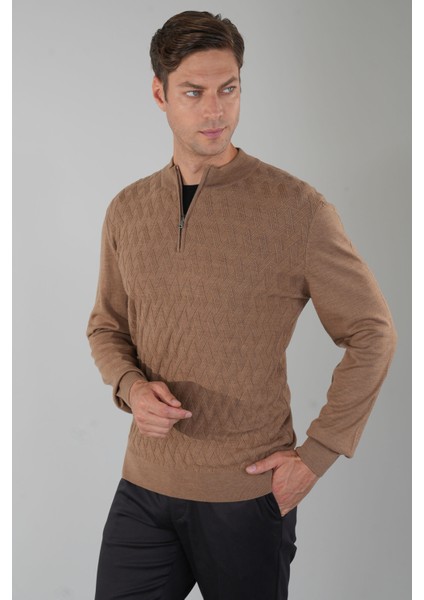 Camel Yarım Balıkçı Yaka Fermuar Detaylı Jakarlı Erkek Triko TR23K23208_D70