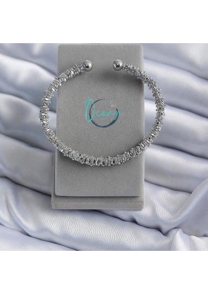 Çelik Gümüş Renk Kadın Bileklik fırsatları