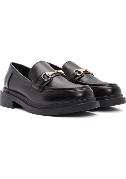 Kadın Siyah Tokalı Maskülen Loafer 25AFD400118 modelleri