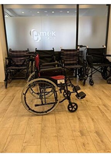 Wipperman Marka Refakatçi Frenli Ekonomik Manuel Tekerlekli Sandalye fiyatları