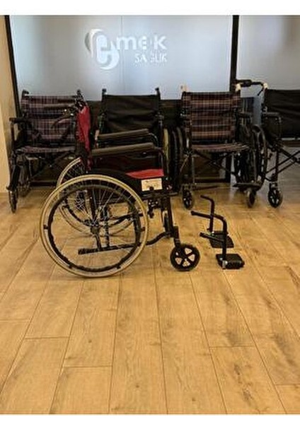 Wipperman Marka Refakatçi Frenli Ekonomik Manuel Tekerlekli Sandalye indirimleri