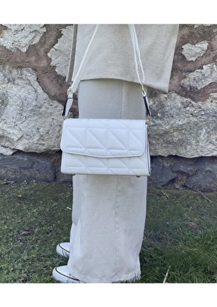 Kadın Beyaz Kapitone Suni Deri Çapraz Omuz Çantası Ayarlanabilir Kolon Askılı Basic Koleksiyonu modelleri