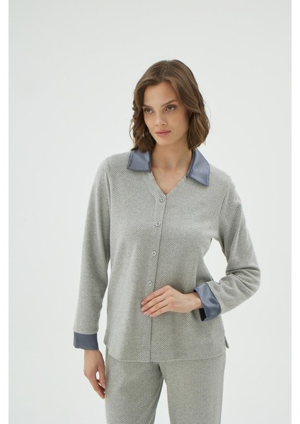 Kadın Düğmeli Saten Yaka Uzun Kollu Gri Pijama Takımı C9T1N961