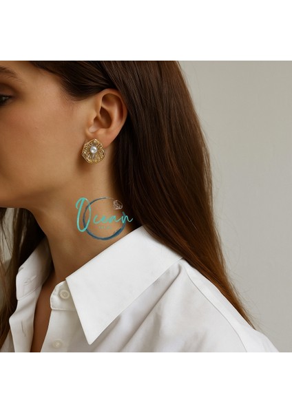 Pirinç Gold Renk Zirkon Taşlı Çiçek Model Inci Detay Kadın Küpe