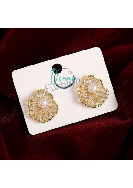 Pirinç Gold Renk Zirkon Taşlı Çiçek Model Inci Detay Kadın Küpe fiyatları