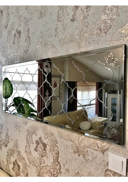 Saray Işlemeli Dekoratif Duvar Aynası