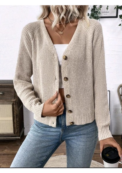 Uzun Kollu Dokuma Detaylı V Yaka Düğmeli Model Triko Hırka