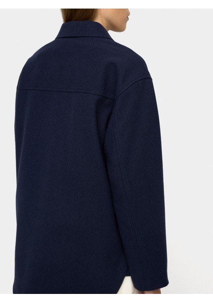 Yaka Detaylı Overshirt fırsatları