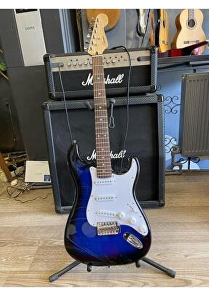 Elektro Gitar Mavi Blueburst Strat Kasa Basswood Gövde ve Maple Sap ile Profesyonel Kullanım İçin