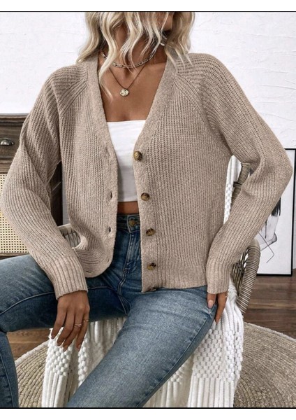 Uzun Kollu Dokuma Detaylı V Yaka Düğmeli Model Triko Hırka fiyatları