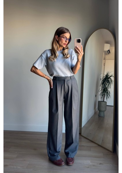 Gri Bisiklet Yaka Oversize Triko Bluz fırsatları