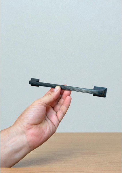 Beta Çizgili Antrasit Alüminyum Metal Lüks Modern Mobilya Çekmece Mutfak Dolabı Kulpu 160MM-192MM modelleri
