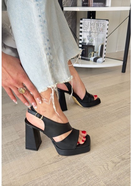 Cica Siyah Cilt Topuklu Ayakkabı fırsatları