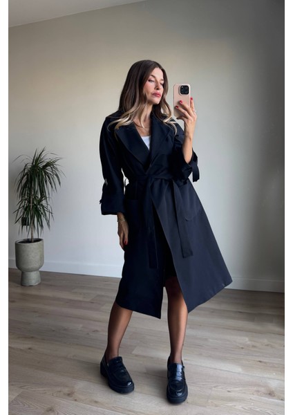 Siyah Astarlı Kuşaklı Kol Kemerli Trençkot fırsatları