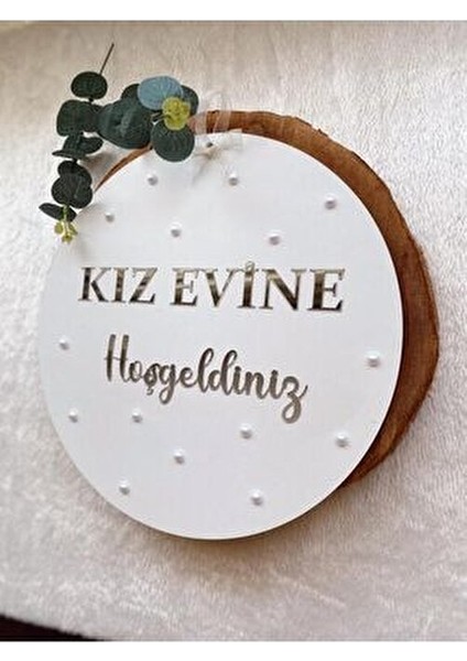 Kız Evine Hoşgeldiniz Gold ve Gümüş Pleksi Inci Detaylı modelleri