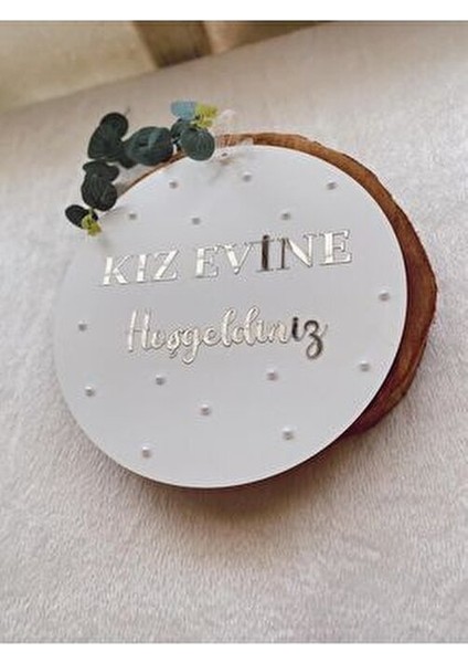 Kız Evine Hoşgeldiniz Gold ve Gümüş Pleksi Inci Detaylı fırsatları