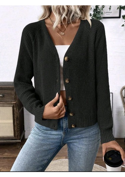 Uzun Kollu Dokuma Detaylı V Yaka Düğmeli Model Triko Hırka modelleri