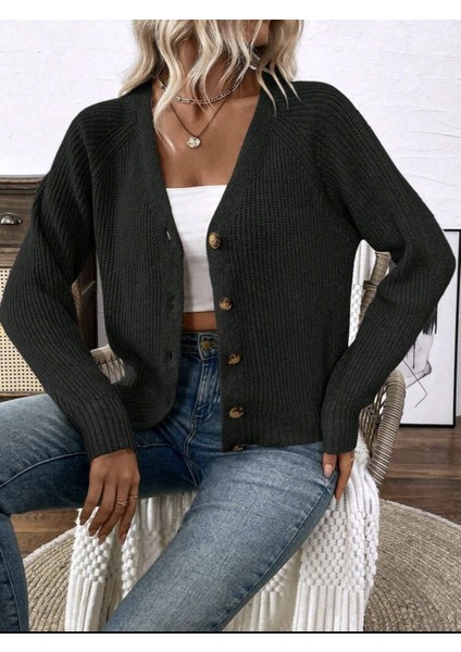 Uzun Kollu Dokuma Detaylı V Yaka Düğmeli Model Triko Hırka fırsatları