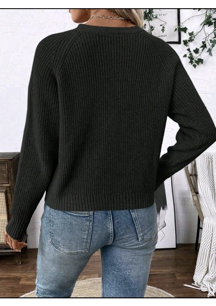 Uzun Kollu Dokuma Detaylı V Yaka Düğmeli Model Triko Hırka indirimleri