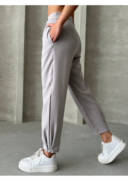 Kadın Pileli Paçası Düğmeli Pantolon