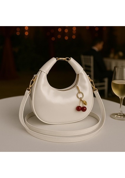 Kadın Omuz Çantası Charmlı