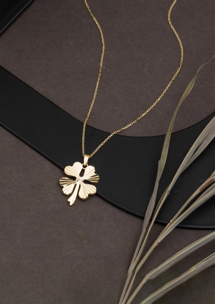 Işıltılı 14 Ayar Altın Yonca Kolye fırsatları