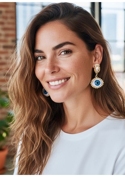 Inci Taşlı Altın Renk Sallantılı Tasarım Nazar Göz Küpe