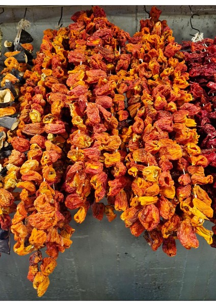 Doğal Kuru Dolmalık Biber-1 Bağ(40-45 Adet) modelleri