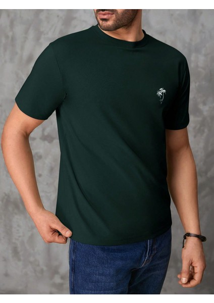 Erkek Koyu Yeşil Bisiklet Yaka Göğsü Palmiye Baskılı T-Shirt fiyatları