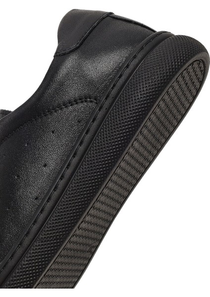 Kadın Siyah Bağcıklı Deri Sneaker 25AFD501418
