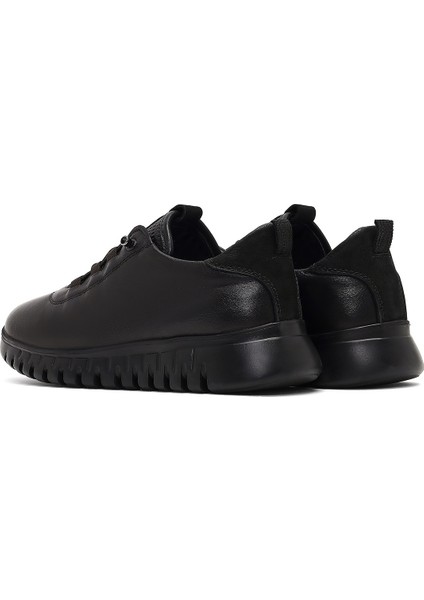 Kadın Siyah Bağcıklı Kalın Tabanlı Deri Sneaker 25AFD501918 indirimleri