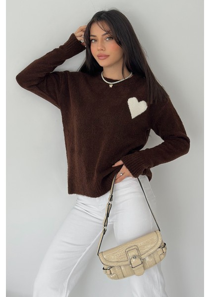 Kadın Kalpli Kalın Triko Kazak – Oversize & Minimal Romantik Stil fiyatları