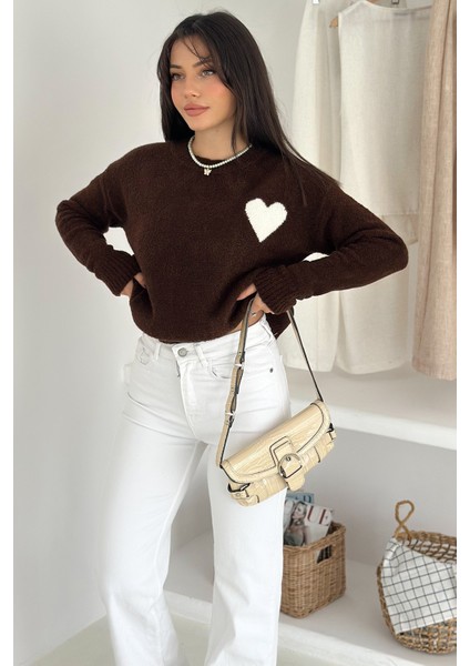 Kadın Kalpli Kalın Triko Kazak – Oversize & Minimal Romantik Stil modelleri