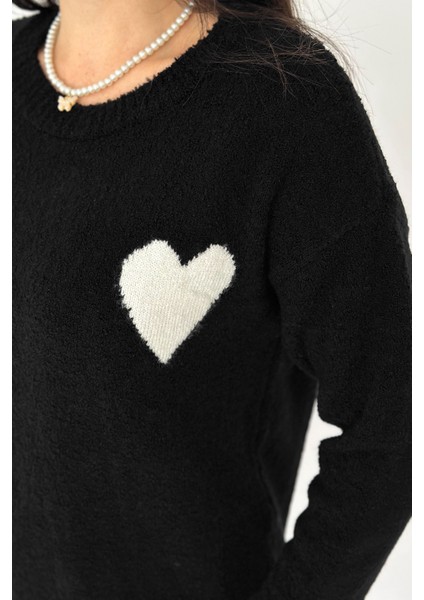 Kadın Kalpli Kalın Triko Kazak – Oversize & Minimal Romantik Stil modelleri