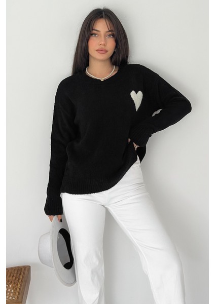 Kadın Kalpli Kalın Triko Kazak – Oversize & Minimal Romantik Stil fırsatları