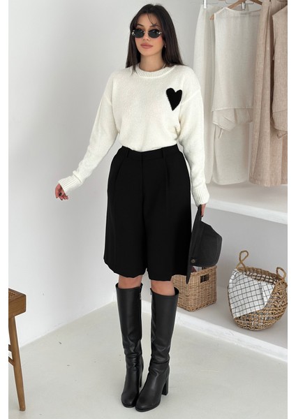 Kadın Kalpli Kalın Triko Kazak – Oversize & Minimal Romantik Stil