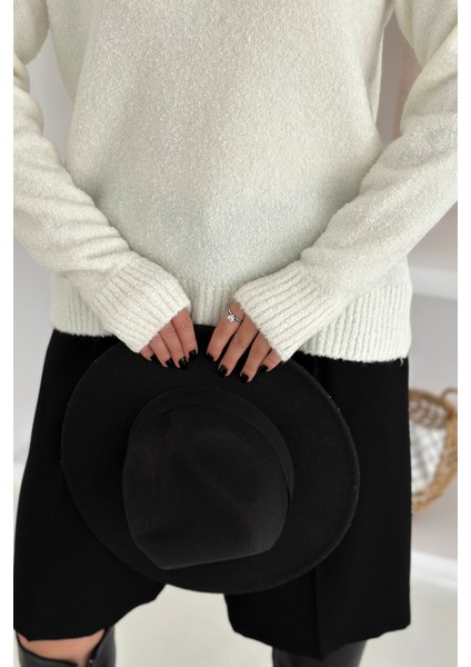 Kadın Kalpli Kalın Triko Kazak – Oversize & Minimal Romantik Stil modelleri