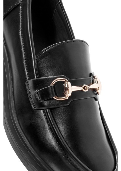Kadın Siyah Tokalı Maskülen Loafer 25AFD400118