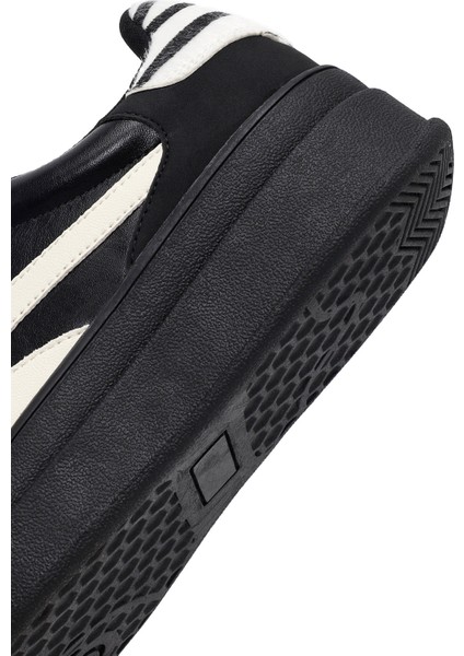 Kadın Siyah Bağcıklı Kalın Tabanlı Sneaker 25AFD430814