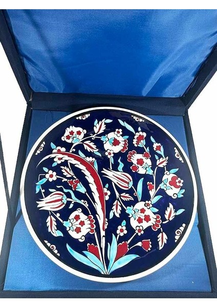 Gelenekten Geleceğe, Lale ve Hatayi Desenli Iznik Çini Tabak modelleri