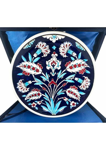 Resmî Davet Hediyesi, Karanfil Desenli El Yapımı Iznik Çini Tabak
