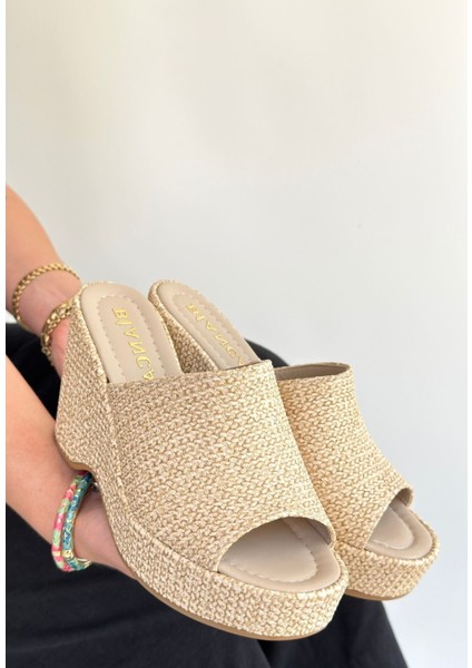 Eyesof Tlay Bej Hasır Dokumalı Dolgu Topuk Terlik fiyatları