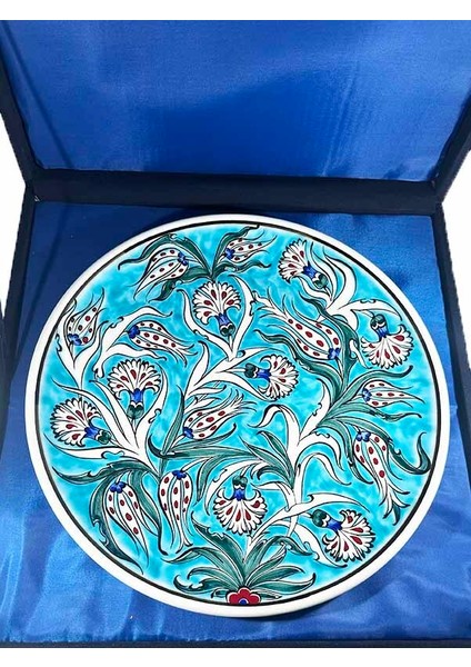 Devlet Erkânı Hediyesi Turkuaz Lale ve Karanfil Desenli Iznik Çini Tabak modelleri